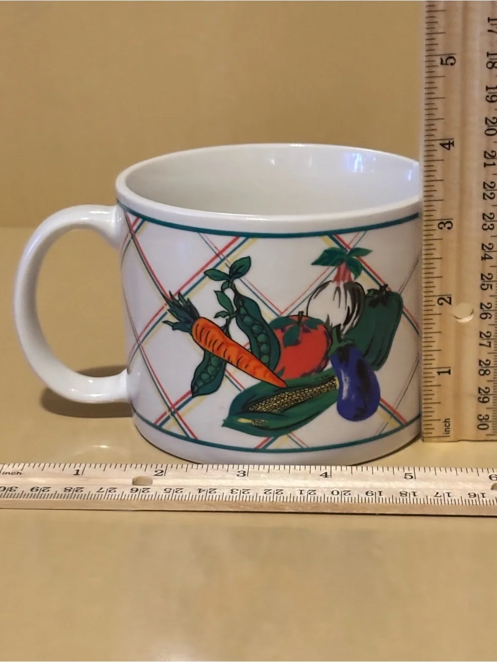 Porcelain Vegetable and Lattice Mug